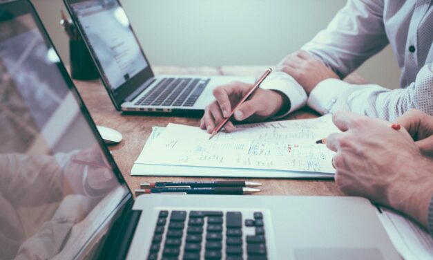 The Top 5 Financial Habits of Successful Women
